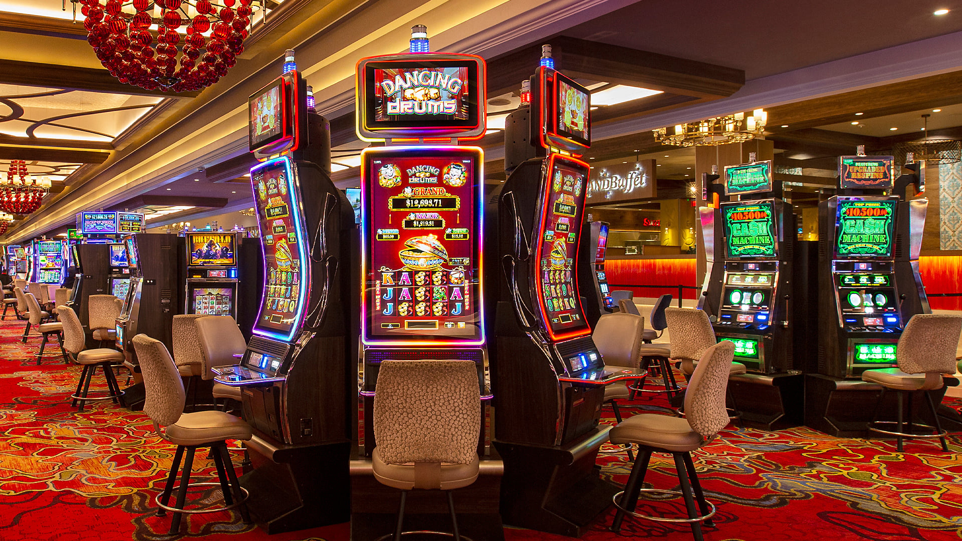 Video poker screen with card hand display